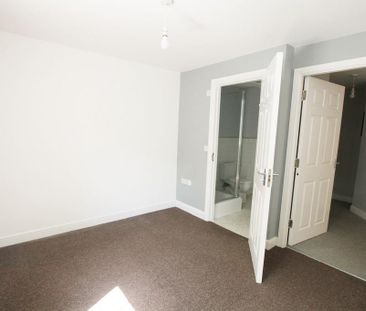 2 bedroom apartment to rent - Photo 4