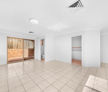 Beautifully Renovated 4-Bedroom Home in Cecil Hills - Photo 5