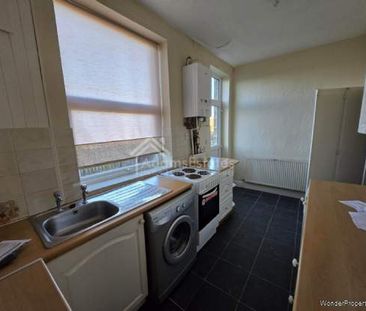 2 bedroom property to rent in Dewsbury - Photo 2