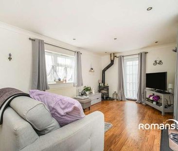 Melrose Gardens, Arborfield Cross, Reading, RG2 - Photo 2