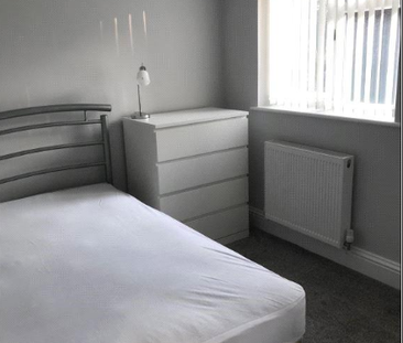 3 bedroom terraced house to rent - Photo 6