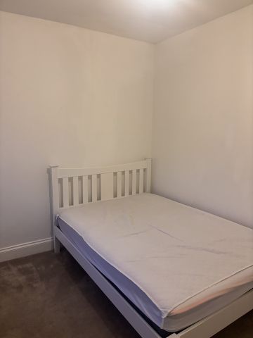 Room in a Shared House, Dewe Road, BN2 - Photo 3