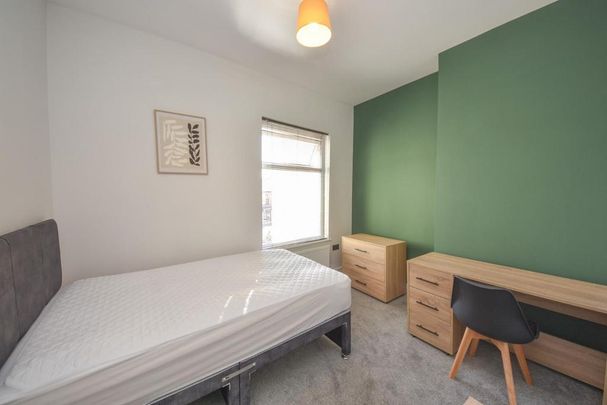 1 bedroom in a house share to rent - Photo 1