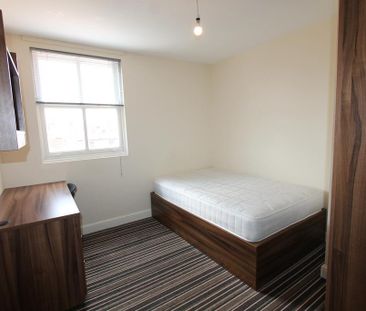 4 bedroom flat to rent - Photo 4