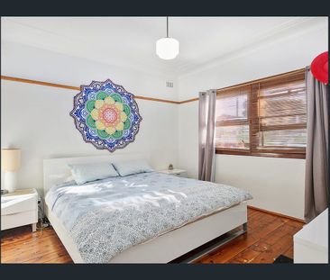 Original Home with Space to Enjoy - Photo 5