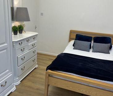 Bedsit, George Street, M25 - Photo 3