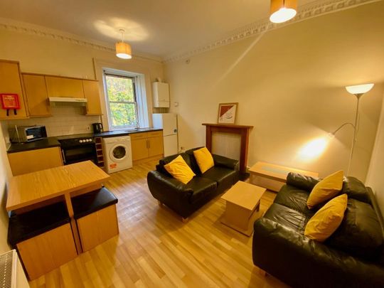 3 bedroom flat to rent - Photo 1