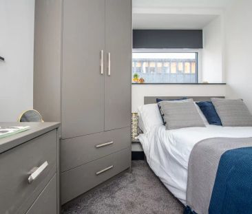 6 Bedroom House - Photo 3