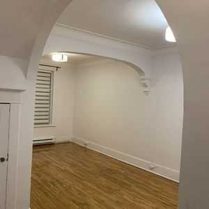 Très Grand 5 1/2 (superficie ( 6 1/2) - Photo 2