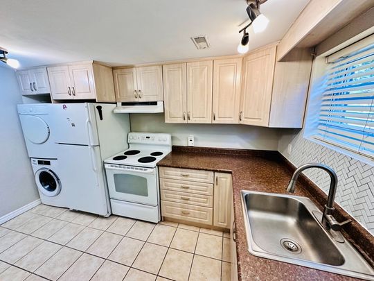 For Lease - 232 Aldercrest Road, Toronto, Ontario - Photo 1