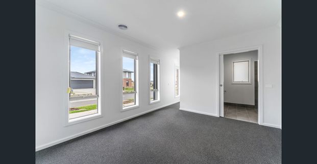 **RECEIVE ONE MONTH FREE RENT, ASK US HOW! Brand-New 4-Bedroom Home for Lease in Fraser Rise - Photo 1