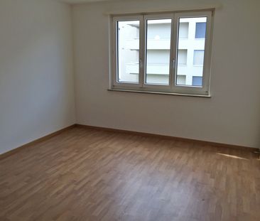 Moderne Wohnung in der Nähe vom Bahnhof Kloten - Photo 1