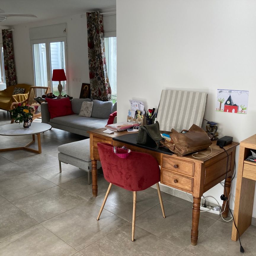 Location Appartement 6 pièces 147m² ST DENIS 97400 - Photo 1
