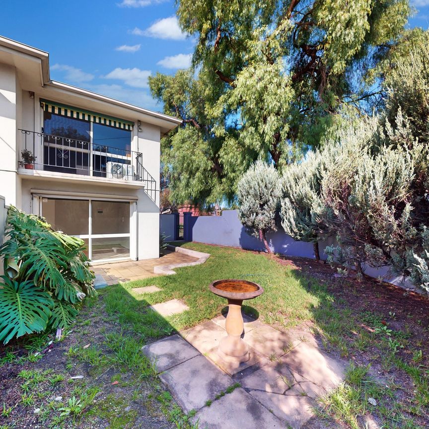 Ground Floor Unit with Large Private Courtyard - Photo 1