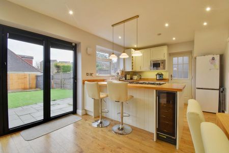 3 bedroom semi-detached house to rent - Photo 5