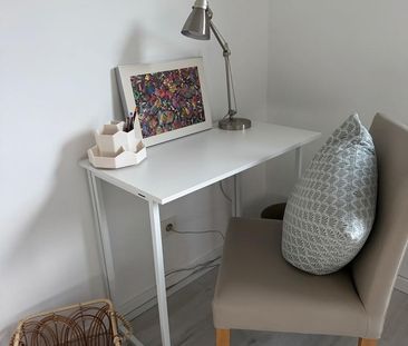 Erstbezug nach Sanierung 2 Zi.- vollausgestattet mit neuer Küche - Photo 1