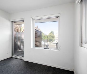 Modern Studio Retreat in the Heart of Glenferrie – Steps from Swinb... - Photo 5