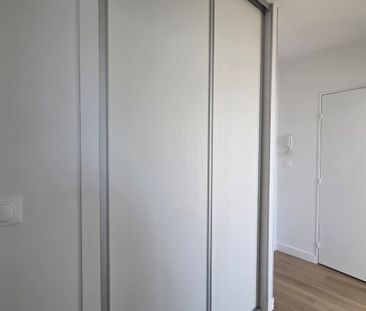 Location Appartement 2 pièces 39m² ORLEANS 45000 - Photo 3