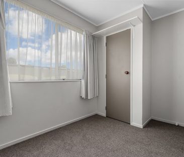 Sunny Sherwood - Photo 5