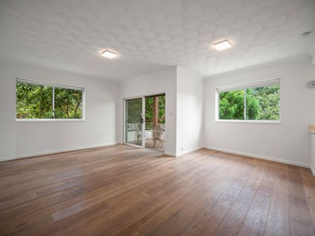 Huge Renovated Three Bedroom Home with Garage - Photo 3