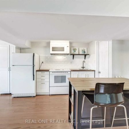 3482 Ashcroft Crescent #Bsmt - Photo 3