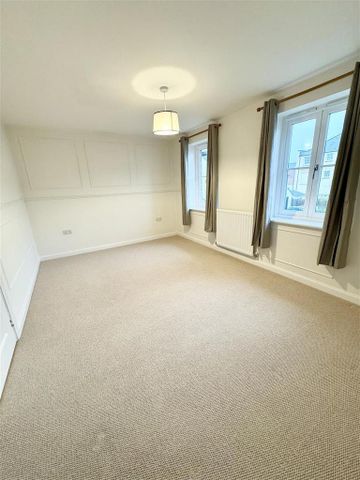 2 bedroom end of terrace house to rent - Photo 3