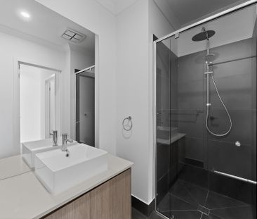 34 Jandakot, Point Cook VIC 3030 - House For Rent | Domain - Photo 3