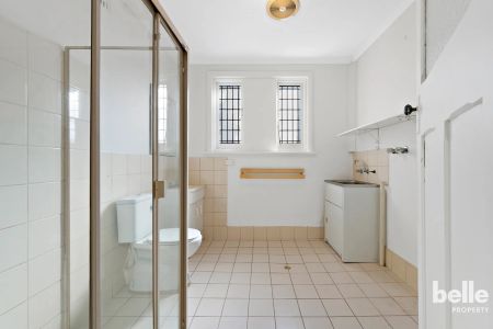 Two Bedroom Home in Sought-After Highgate Location - Photo 5