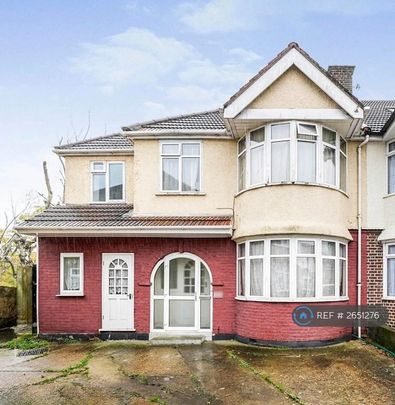 1 bedroom in a house share to rent - Photo 1