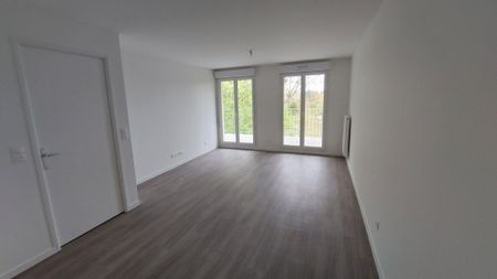 location Appartement T2 DE 42.95m² À LE BLANC MESNIL - Photo 2