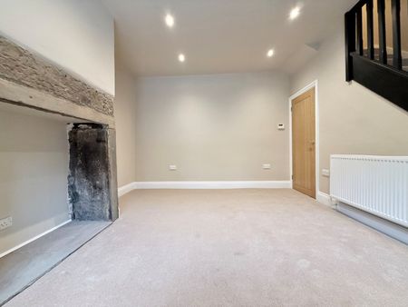 2 bedroom terraced house to rent - Photo 2