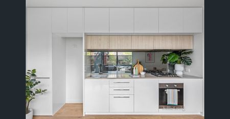 Ultra-Chic with an Entertainers Balcony - Photo 3