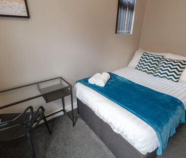 4 bedroom terraced house to rent - Photo 4