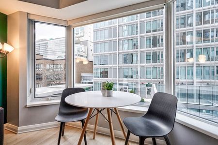 Yorkville Avenue - Photo 3