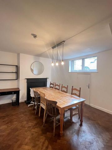 8 bedroom terraced house to rent - Photo 2