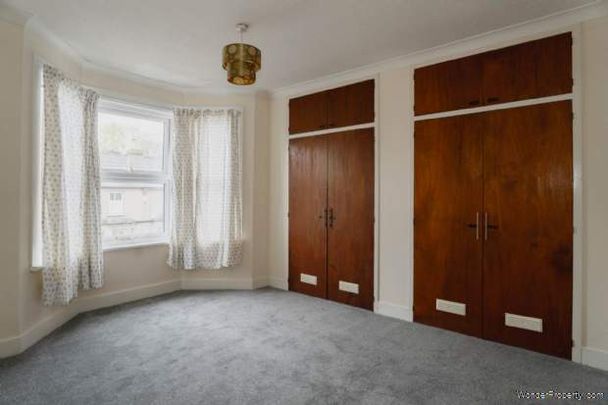 3 bedroom property to rent in Epsom - Photo 1