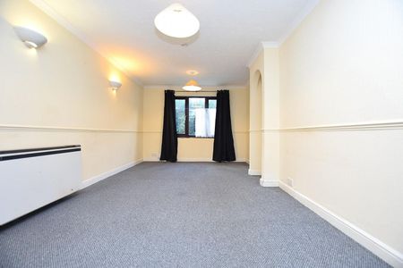 Capstan Close, Chadwell Heath, RM6 - Photo 3