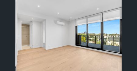 Luxury living at your fingertips - Photo 3