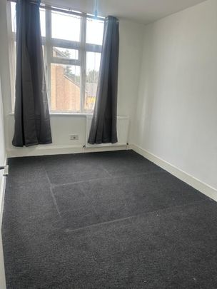 4 Bed Flat, High Road Leytonstone, E11 - Photo 1