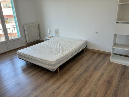 Location Appartement 3 pièces 70m² - Photo 3