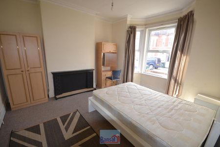 5 bedroom terraced house to rent - Photo 4