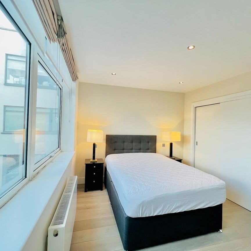 1 Bed Flat, Arthur Road, SW19 - Photo 1