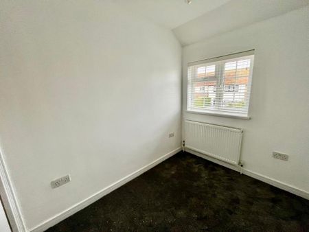 3 bedroom terraced house to rent - Photo 2