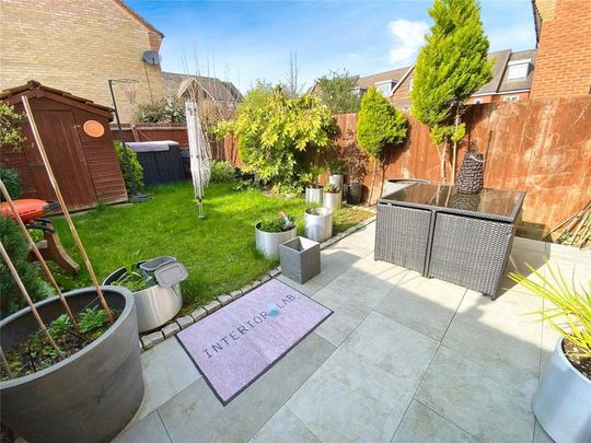 4 bedroom terraced house to rent - Photo 1
