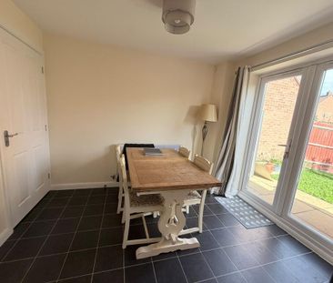 3 bedroom semi-detached house to rent - Photo 2
