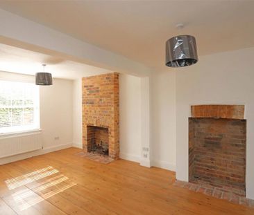 2 bedroom terraced house to rent - Photo 4
