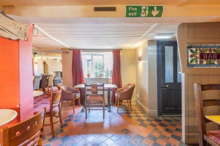 Willoughby, Rugby - Photo 5