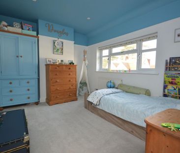 4 bedroom semi-detached house to rent - Photo 4