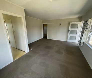 Two bedroom townhouse close to city - Photo 1