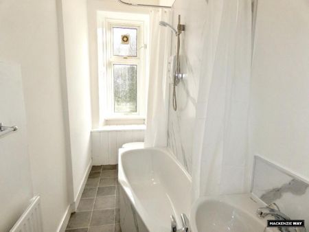 2 bedroom ground floor flat to rent - Photo 4